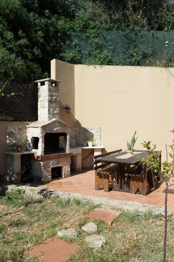 Heraklion Comfy House With Mountain View Exterior photo